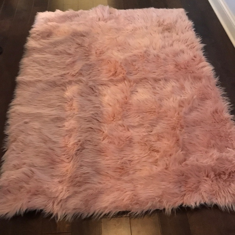 Never used pink fluff carpet!